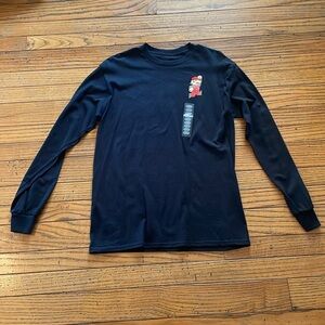 Black long sleeve t-shirt. Mario (super Mario bros). Size M. Brand new.